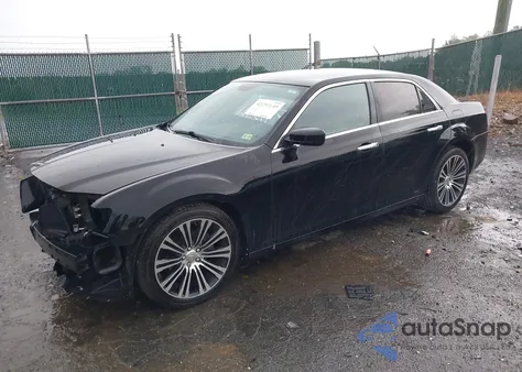 2014 Chrysler 300 300S z USA, uszkodzony, nr VIN 2C3CCABG5EH145336